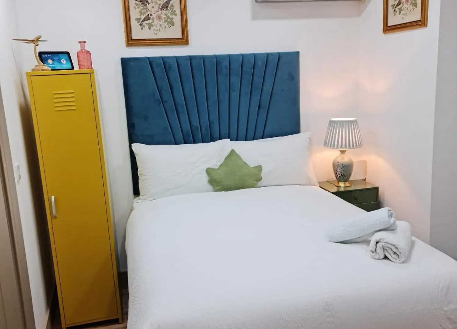 Studio-Sleeps 2-Garden-30 Min Central Ldn London