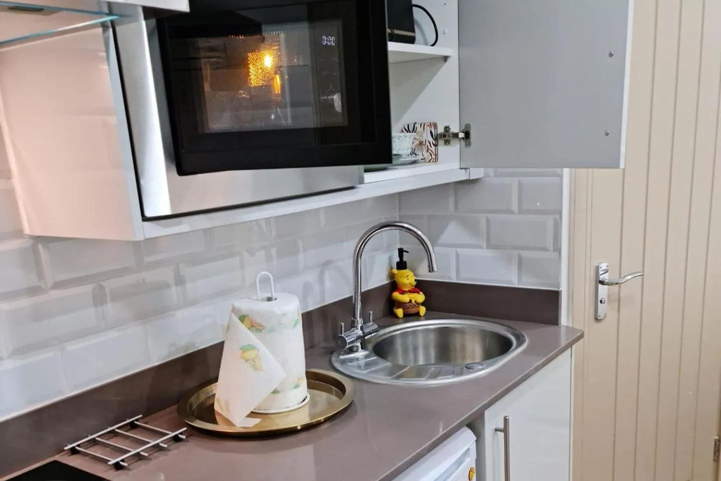 Studio-Sleeps 2-Garden-30 Min Central Ldn London 0*,