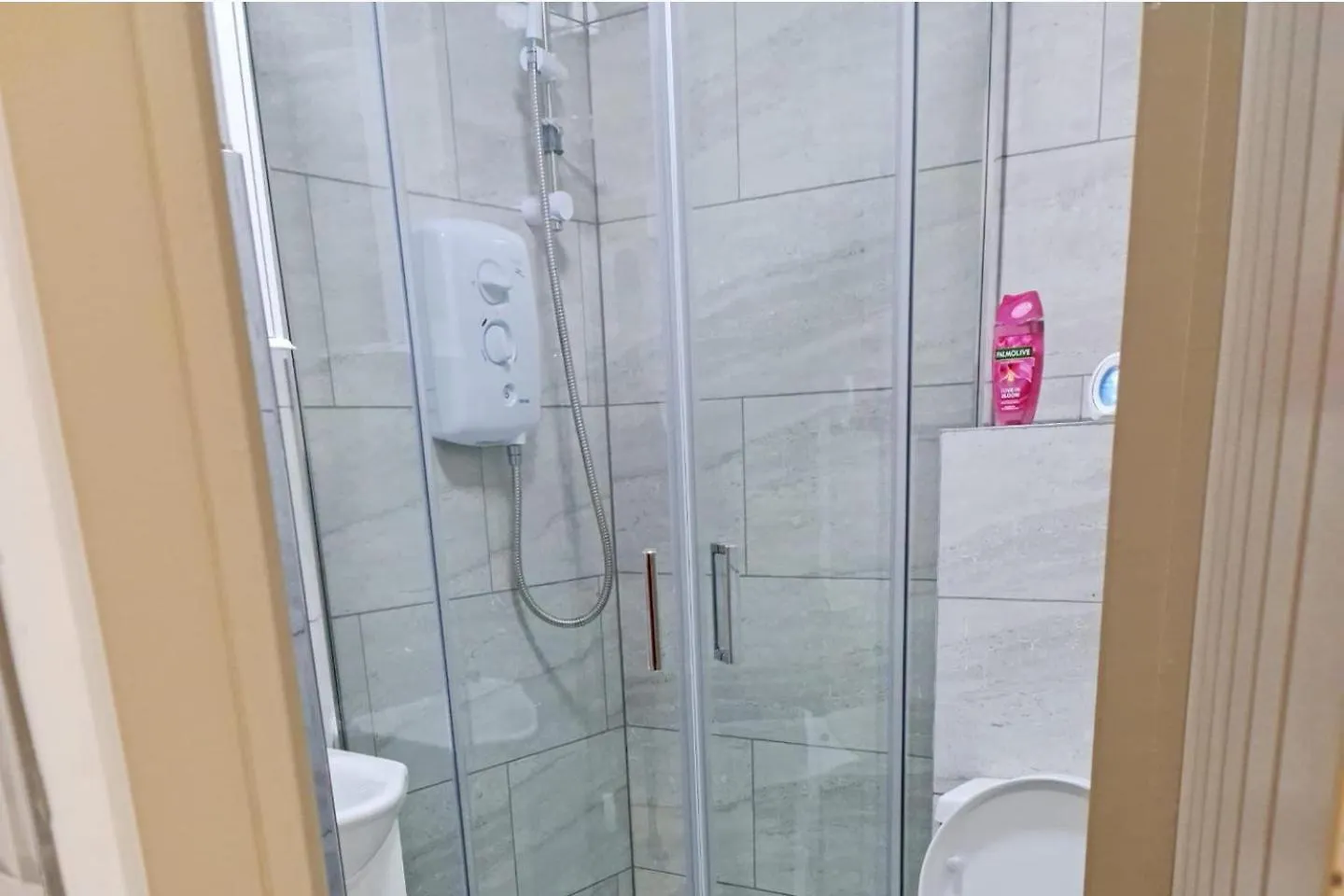 Studio-Sleeps 2-Garden-30 Min Central Ldn London